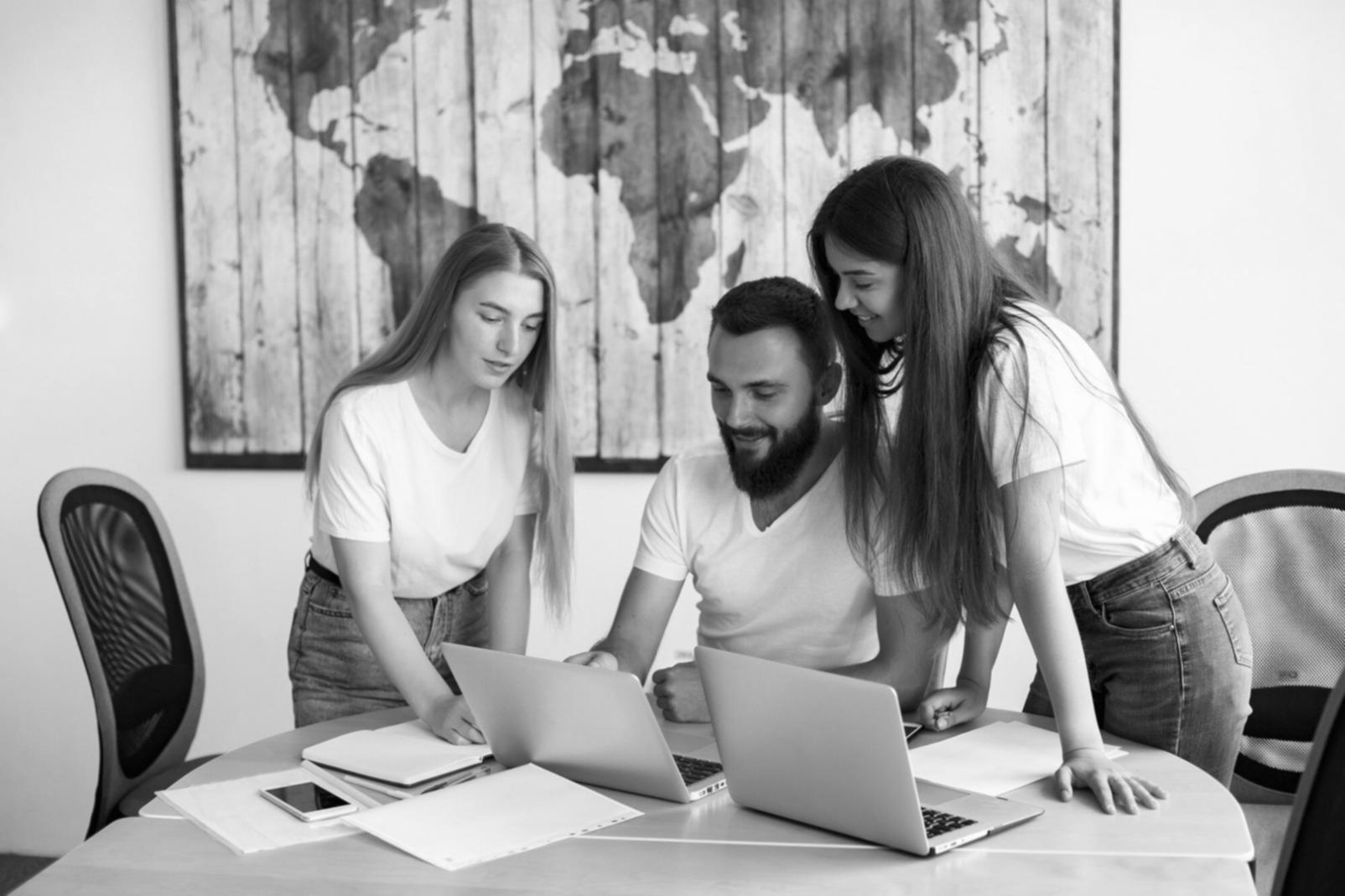 Espacio de trabajo colaborativo con modelos financieros